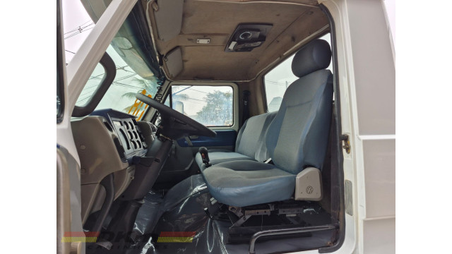 VW 13.180 ano 2008 cummins 4x2 chassi
