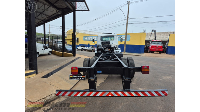 VW 13.180 ano 2008 cummins 4x2 chassi