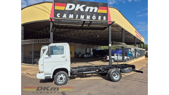 VW/8.120 Worker 2004 chassi 4x2 (MWM X 10)