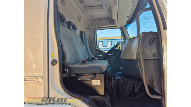 Volvo/VM 220 ano 2018 chassi 4x2 c/ ar.