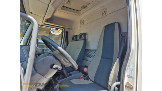 Volvo/VM 220 ano 2018 chassi 4x2 c/ ar.