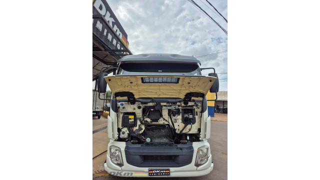 Volvo/VM 220 4x2R 2015 completo