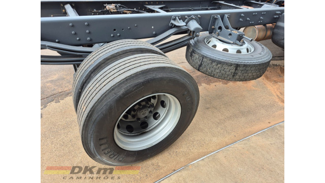 Volvo/VM 220 4x2R 2015 completo