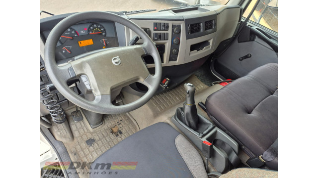 Volvo/VM 220 4x2R 2015 completo