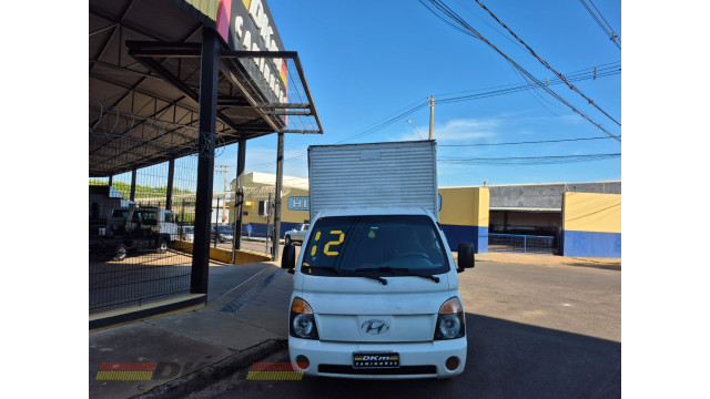 Hyundai/HR 2012 diesel c/baú 3mts.