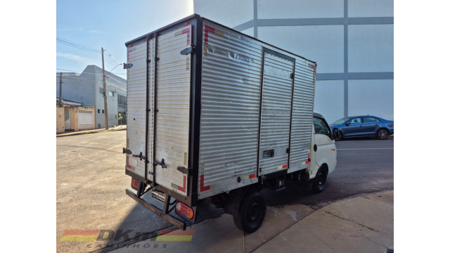 Hyundai/HR 2012 diesel c/baú 3mts.