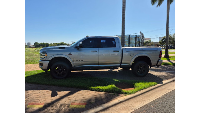 Ram 3500 Laramie 2022 c/ 39.000 km 